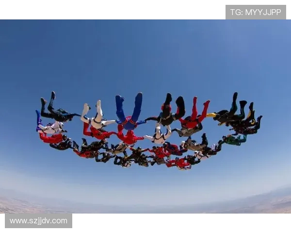 极限运动盛宴:深入探讨北京极限运动队的默契配合与团队精神 极限运动盛宴:深入探讨北京极限运动队的默契配合与团队精神