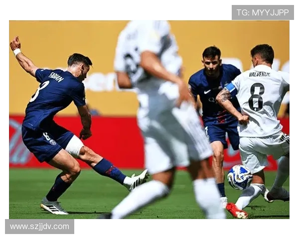 巴黎圣日尔曼与罗马的巅峰对决展现足球魅力与激情的较量 巴黎圣日尔曼与罗马的巅峰对决展现足球魅力与激情的较量